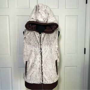 Patagonia Conejo Fuzzy Hooded Vest, Sz  Medium